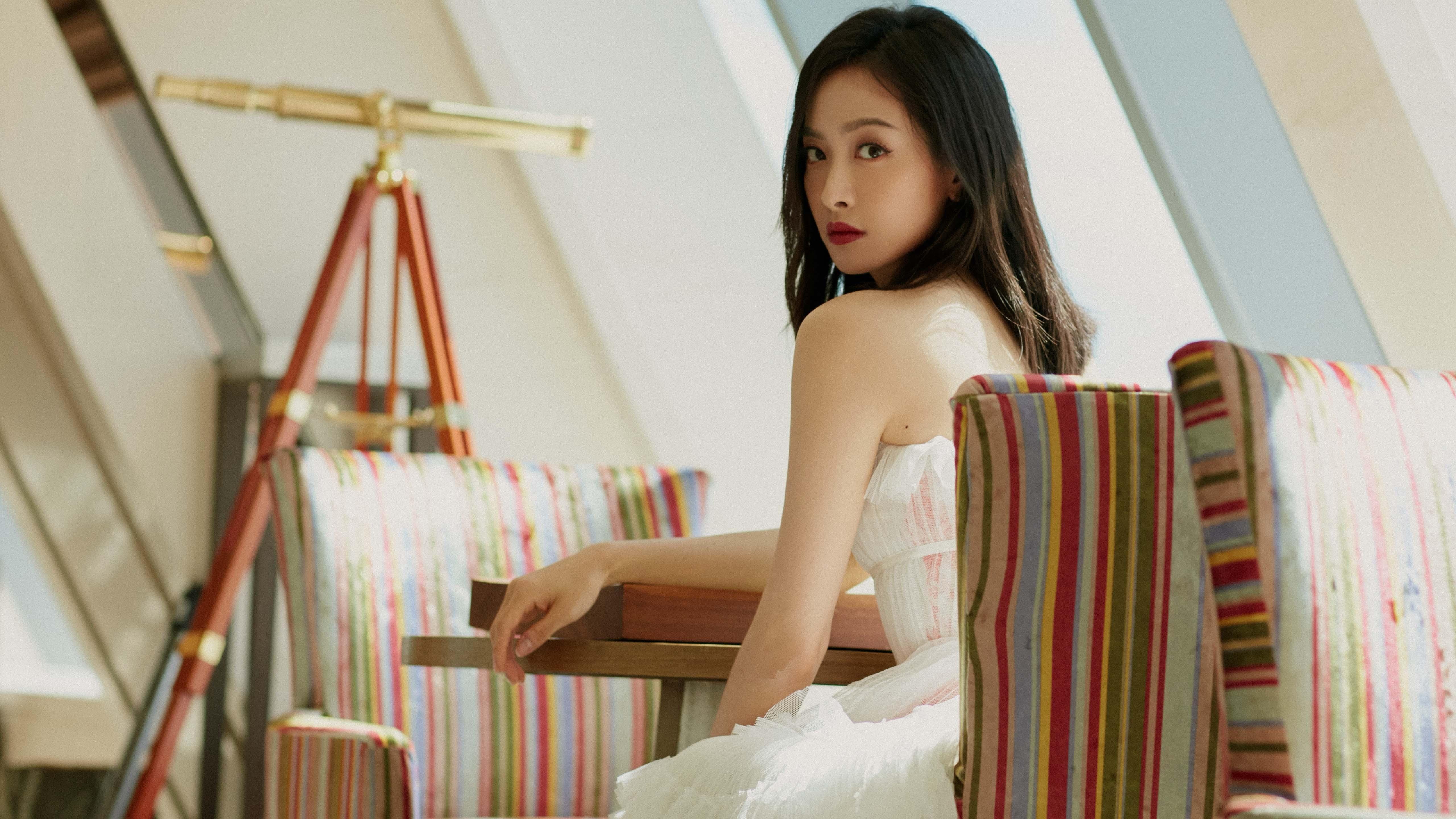 2024季后赛:勇士在关键战中库里的“远距离火箭”成功逆转!,勇士提前续约库里