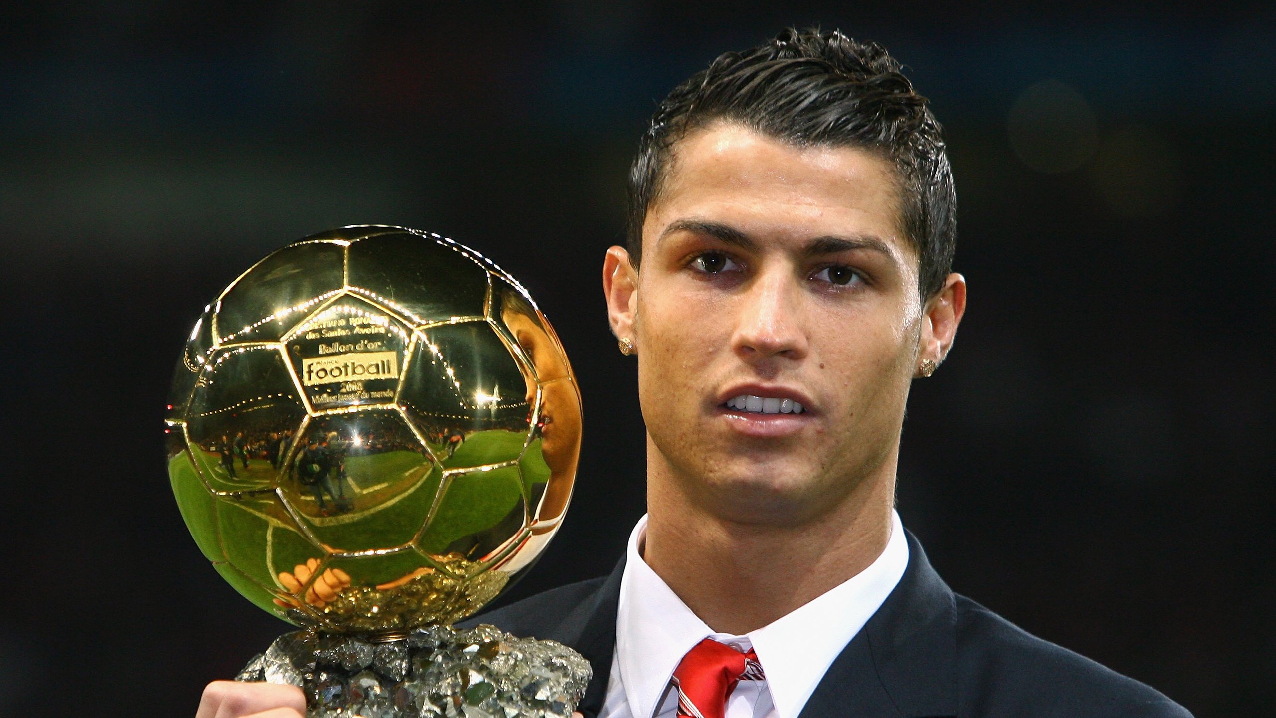 世俱杯2025赛程-“勇者逆袭：那场让人热血沸腾的逆风翻盘”，勇者逆流而上